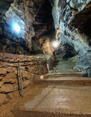 World Famous Blue John Cavern Derbyshire - Forth Image