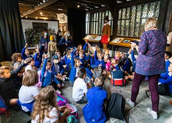 Shakespeare's Schoolroom & Guildhall Warwickshire - Third Image