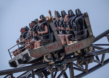 THORPE PARK Resort. Theme Park, Surrey - Forth Image